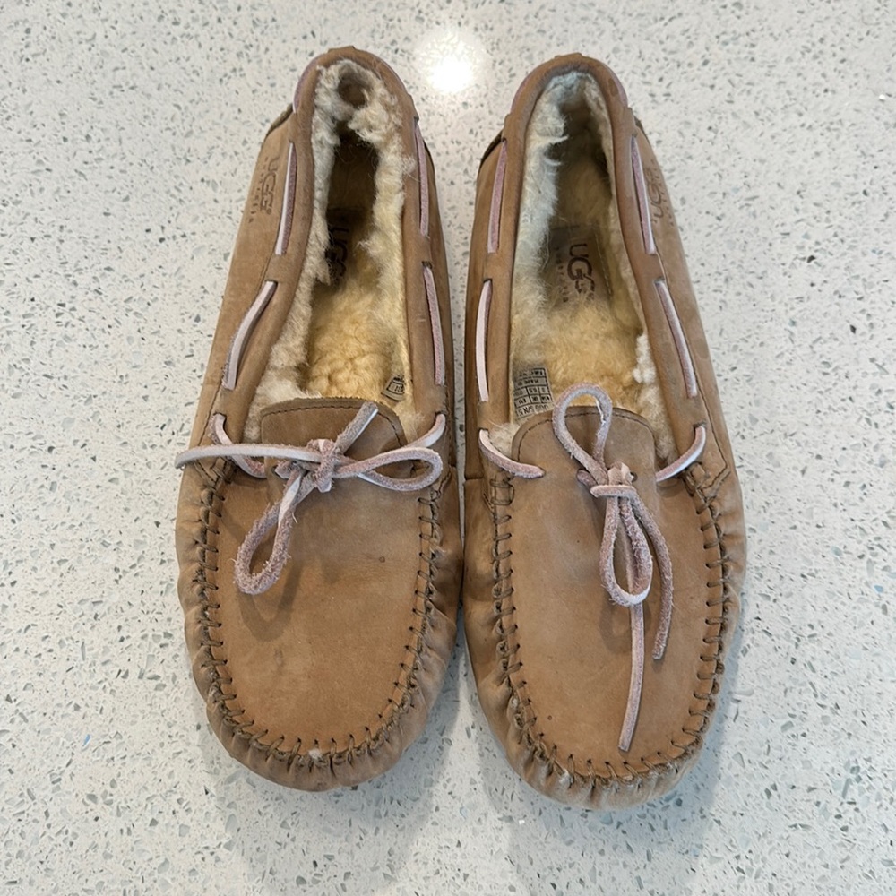 UGG Moccasin Dakota
